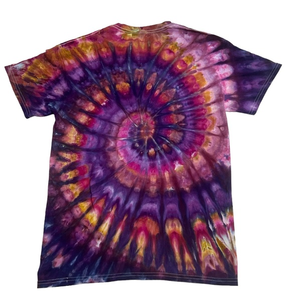 Hand dyed unisex spiral t shirt - Picture 2 of 3